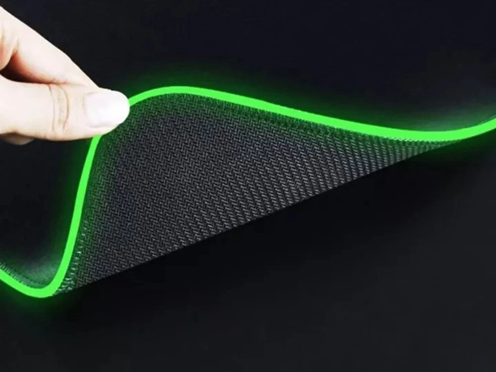 Mouse Pad Gaming RGB cu Iluminare LED – 80 x 30 cm | 7 Culori, 4 Moduri de Iluminare