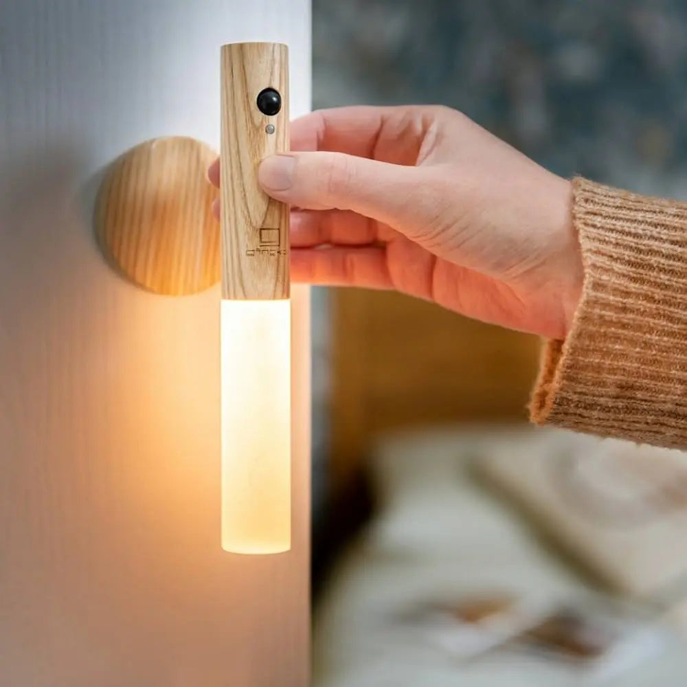 Lampa de Perete LED cu Suport Magnetic și Senzor de Mișcare – Lumină Caldă