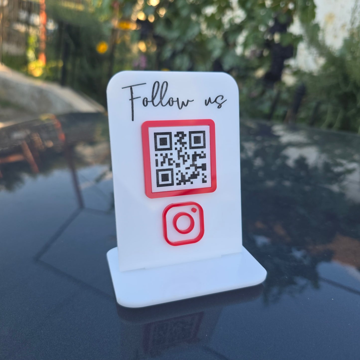 Plachetă Business Personalizată cu Cod QR – 12x8 cm