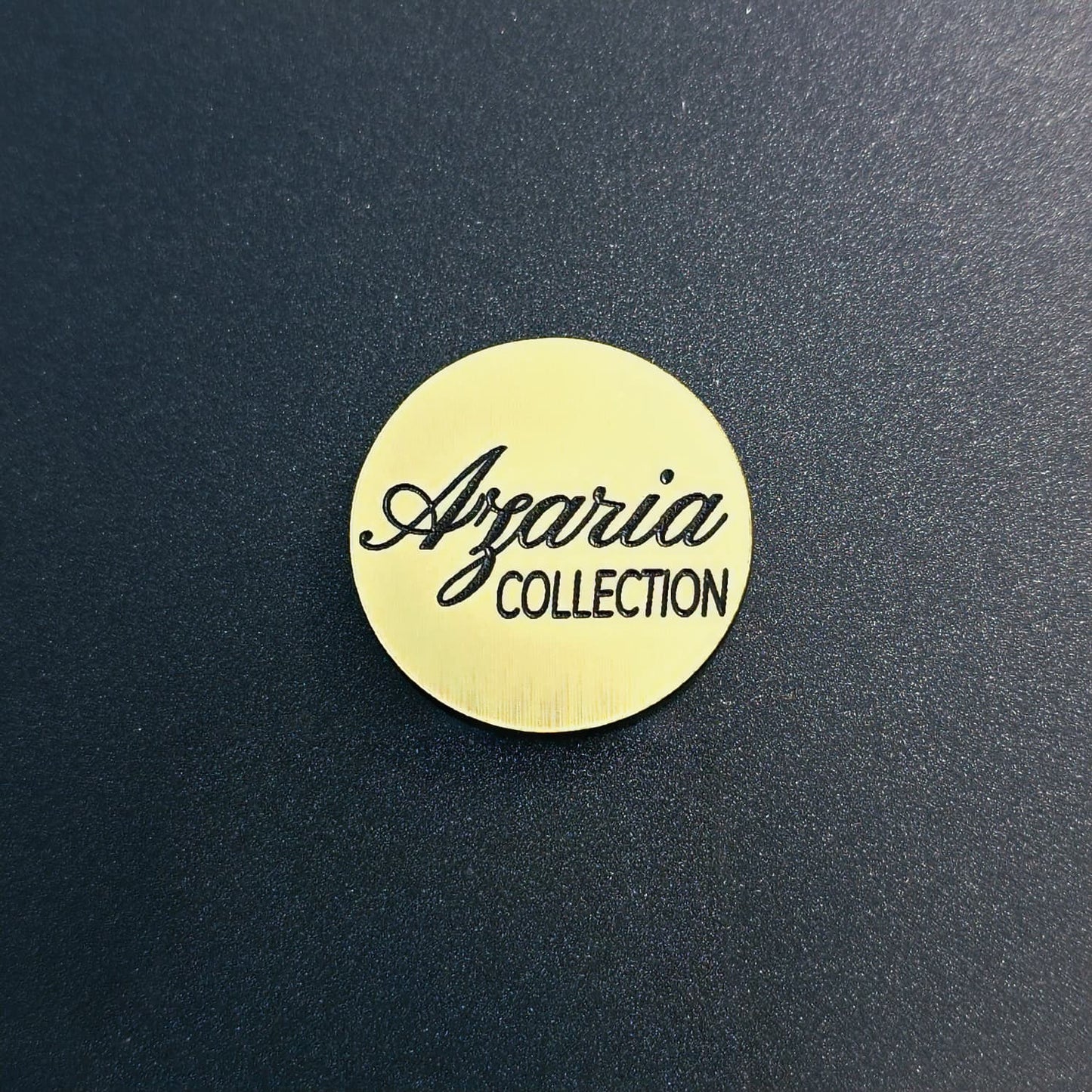 Monede acrilice personalizate cu logo – auriu periat / negru