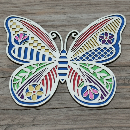 Fluture decorativ din lemn – Design artistic multicolor 🦋