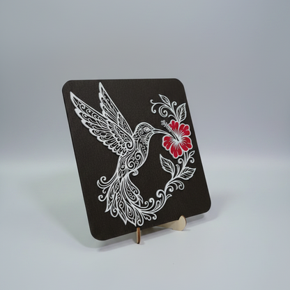 Colibri și Floare de Hibiscus – Decorațiune de perete din lemn