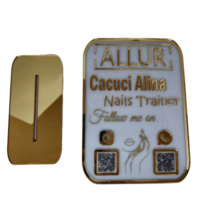 Plachetă Personalizată cu Coduri QR Multiple - Nails Trainer (Alb Lucios cu Auriu Oglinda)